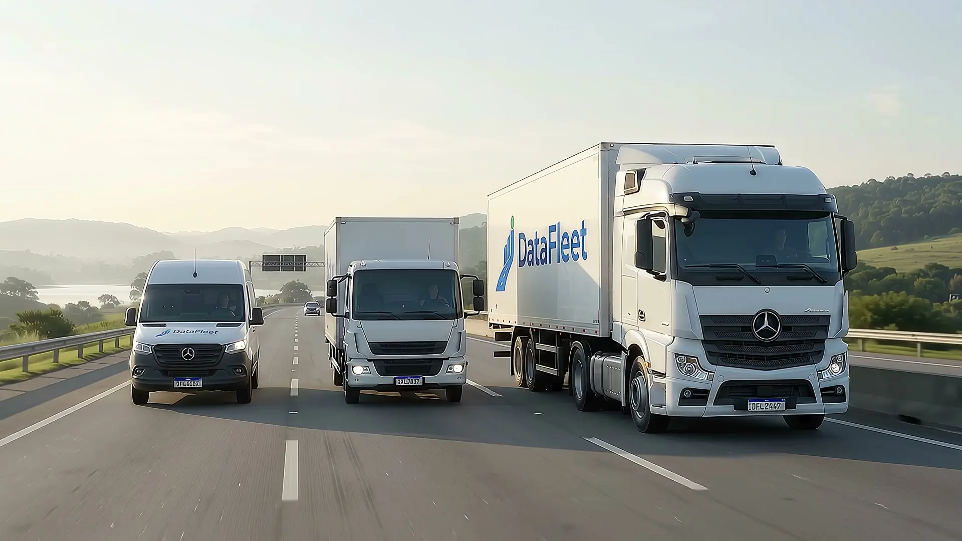 Comboio de caminhões DataFleet em rodovia